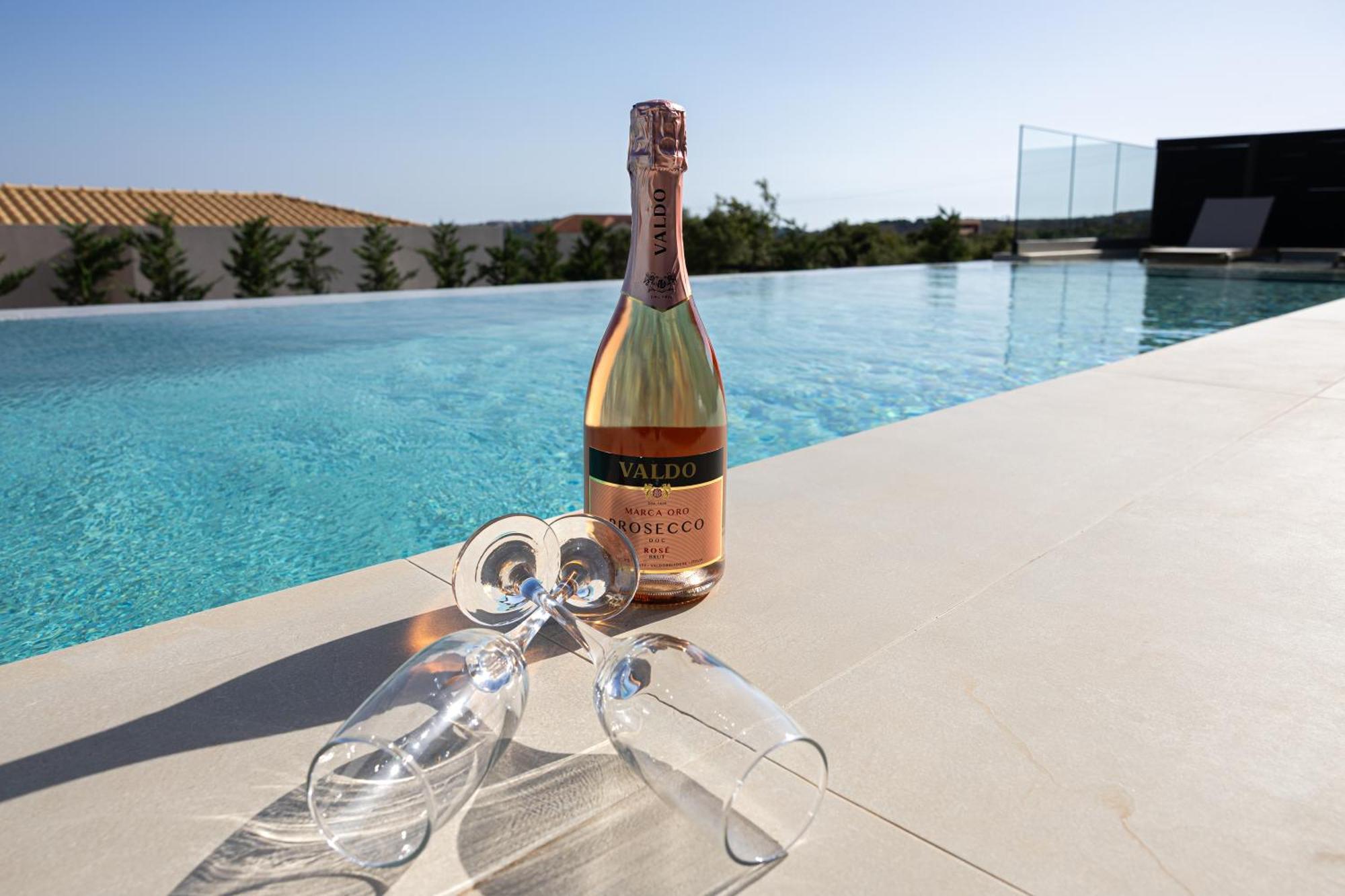 Gem Villas Luxury Sea View Karavados Exterior photo